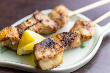 サメ（モウカザメ）の干物の串焼き