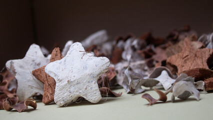 sterne sterne braun deko schlicht naturell natur wald holz baum dunkel schnee karte bildschirmschoner hintergrundbilder