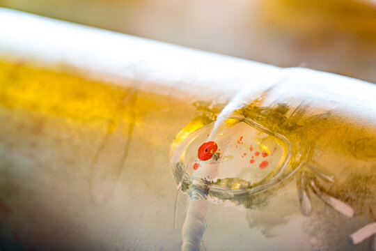 Red defects indicate circles and cracks at the butt weld duplex welds found by penetration testing.