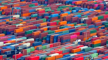 contenedores comercio en un puerto