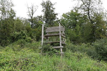 a high seat at the edge of the forest