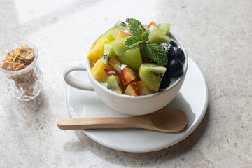 Fresh fruit salad with yogurt