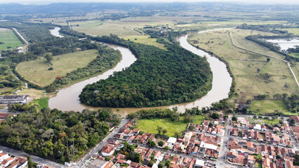 Foto aérea do Rio Paraíba do Sul