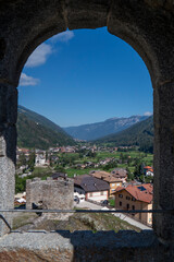 Il paese di Osanna (TN), in Val di Sole visto dai bastioni del castello di San Michele.