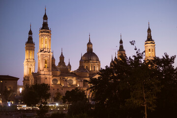 Fototapeta na wymiar La cattedrale di Saragozza al tramonto, Spagna
