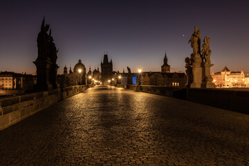 Charles Bridge Praha at sunrise