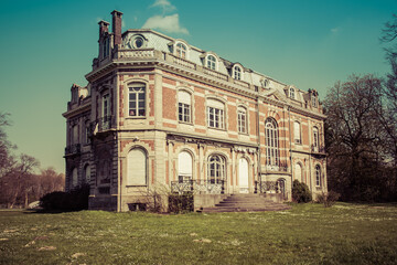 Fototapeta na wymiar Abandoned Chateau in a park in Belgium