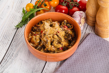 Roasted beef with cream sauce