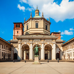 Fototapeta na wymiar San Lorenzo Maggiore Basilica, Milan
