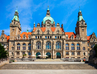 Fototapeta na wymiar New Town Hall in Hannover