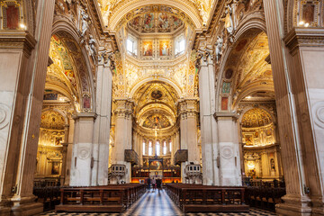 Santa Maria Maggiore Basilica interior - obrazy, fototapety, plakaty