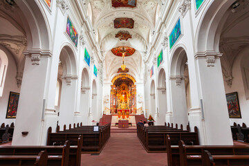Fototapeta na wymiar Neumunster Collegiate Church interior, Wurzburg