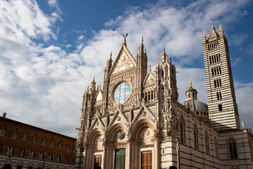 Cathedral of sienna side view