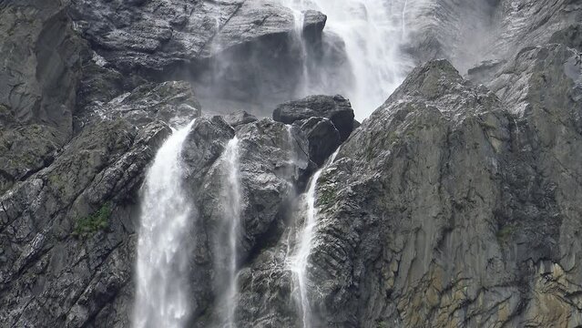 La Combe de Gavarnie, in Europe, in France, Occitanie, in the Hautes-Pyrenees, in summer, on a sunny day.&nbsp;