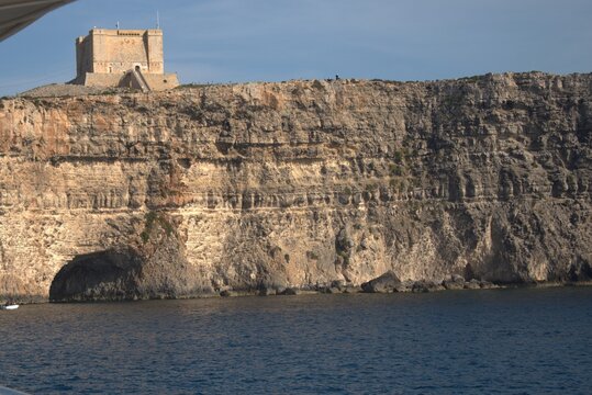 the casle on the cliffs