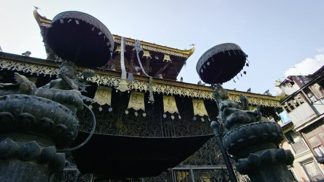 Moving shot revealing close up of Machendra Nath temple, Jana Baha Katmandu Nepal