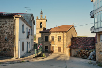 Fototapeta na wymiar Iglesia en Quintanar de la Sierra