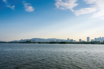 Naklejka premium Nice city park by the lake