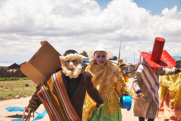 Reise durch Peru. Kostümfest auf der Halbinsel Capachica am Titicaca See.