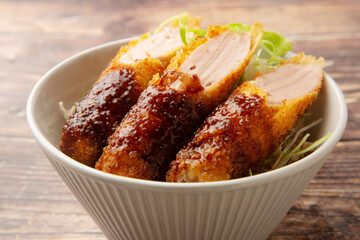 魚肉ソーセージフライ丼