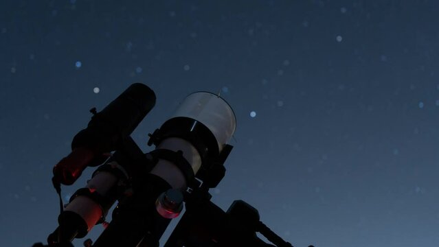 Time lapse of a telescope tracking the stars across the night sky