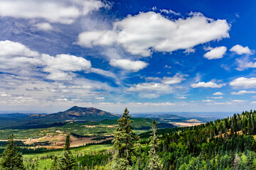 Naklejka premium Cinder cones to the west of Humphreys Peak near Flagstaff Arizona