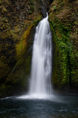 Fototapeta na wymiar Wahclella Falls in Oregon