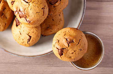Mocha cookies with chocolate served