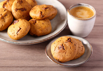 Mocha cookies with chocolate served