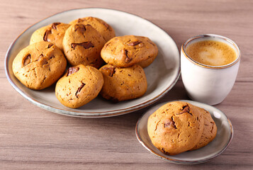 Mocha cookies with chocolate served