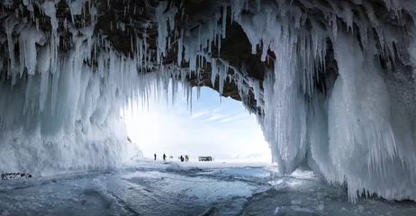 Wandcirkels tuinposter Ice cave on Lake Baikal © gumbao