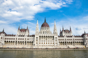 Fototapeta na wymiar Beautiful view of Hungarian Government Parliament with blue sky.