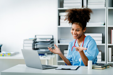 African american woman doctor introducing medicine How to take medicine online. Examination, treatment. Medical and health concept. - obrazy, fototapety, plakaty