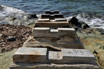 Parales fijos para el varado de las barcas de pesca en Punta del Moro (parque natural Cabo de Gata)