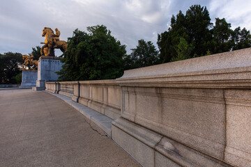 Arlington memorial bridge over potomac river - obrazy, fototapety, plakaty