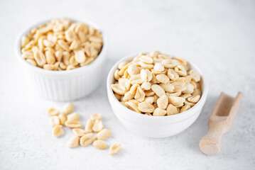 Raw dried fresh salt peanut nuts