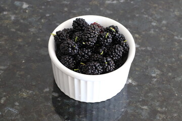 Pote com Amoras Frescas - Blackberries