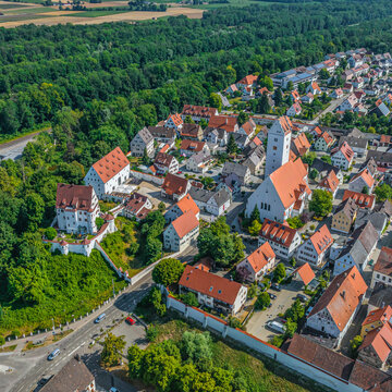 Ausblick auf die Stadt Leipheim in der schw&auml;bischen Region Donau-Iller