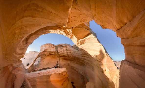 Melody Arch near the Wave in North Coyot Buttes