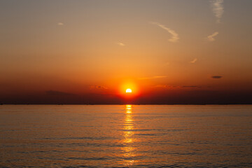 ダイヤモンド富士 - 富士山に3分の1隠れた夕日