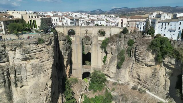 Die bekannte Br&uuml;cke in Ronda, Andalusien, Spanien