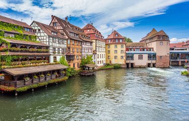 Strasbourg, Quartier de la Petite France, Alsace, France  - obrazy, fototapety, plakaty