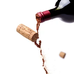 Fotobehang Close-Up of Wine Cork Being Pulled from Bottle, Isolated on White Background © Usablestores