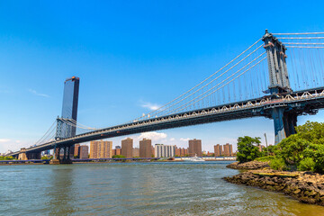 Fototapeta na wymiar Manhattan Bridge in New York, NY, USA