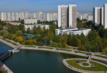 Naklejka premium City landscape with Mikhailovsky pond in Zelenograd in Moscow, Russia