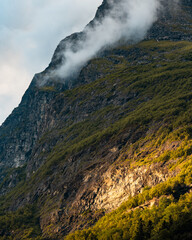 Gebirge in einem norwegische Fjord