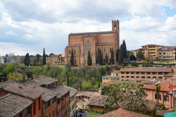 Bas&iacute;lica de Santo Domingo (Basilica di San Domenico), una importante iglesia g&oacute;tica en Siena, Italia