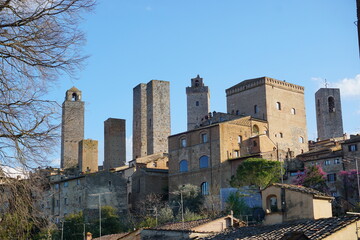 San Gimignano, una ciudad medieval amurallada en la Toscana, Italia
