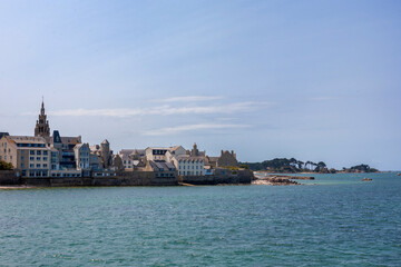 Fototapeta premium Roscoff, Finistère, Brittany, France: view looking west from the pier (Estacade de Roscoff) on a fine Summer's day