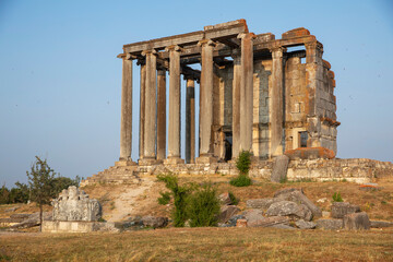 Fototapeta premium izonai antic city ruins with Zeus temple. Aizanoi ancient city in Cavdarhisar, Kutahya, Turkey.